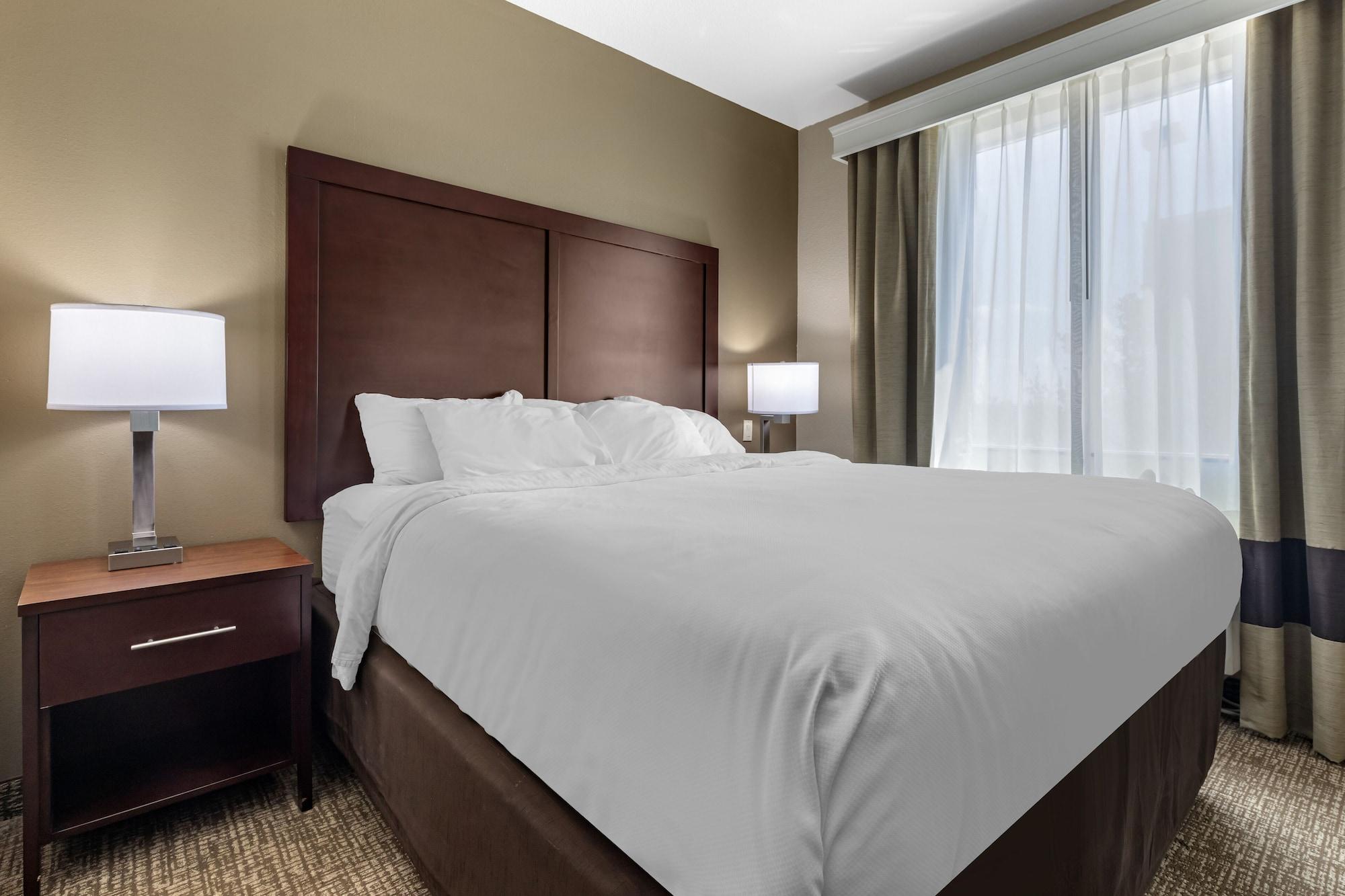 Comfort Inn & Suites Near Lake Lewisville Corinth Bagian luar foto