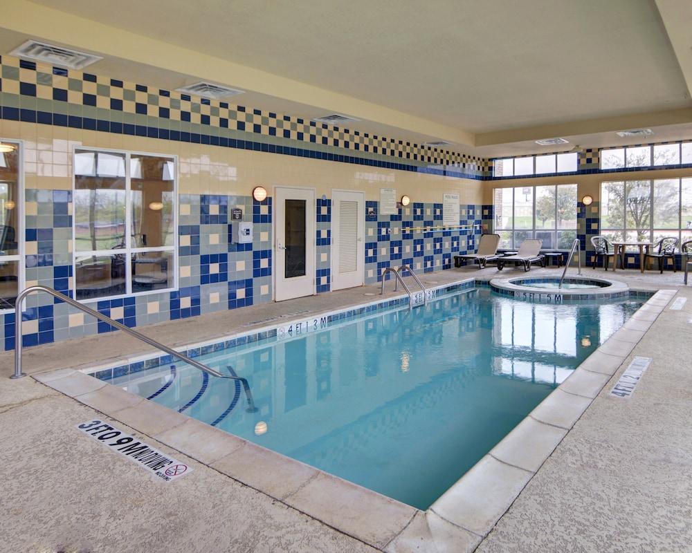 Comfort Inn & Suites Near Lake Lewisville Corinth Bagian luar foto