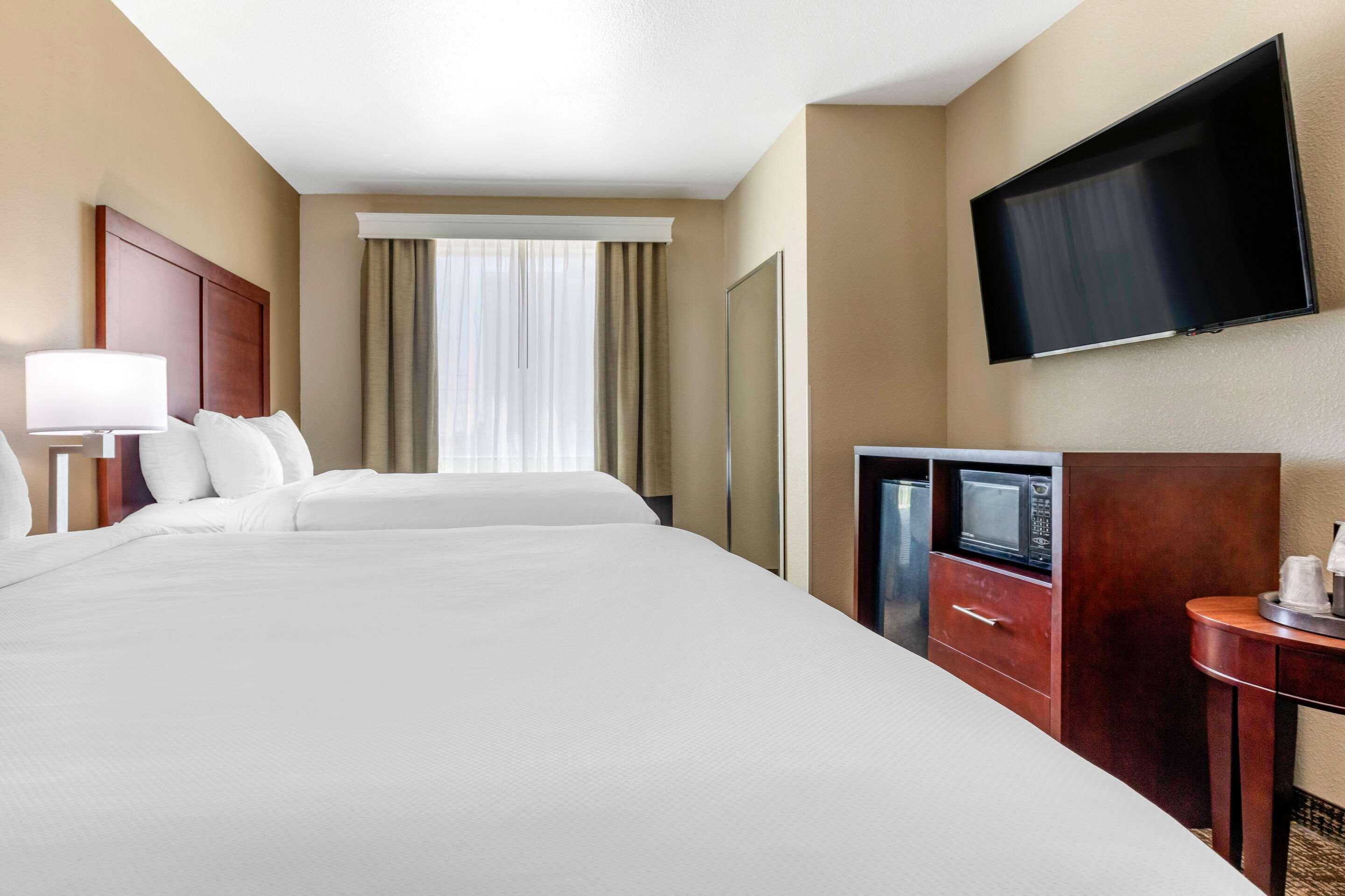 Comfort Inn & Suites Near Lake Lewisville Corinth Bagian luar foto