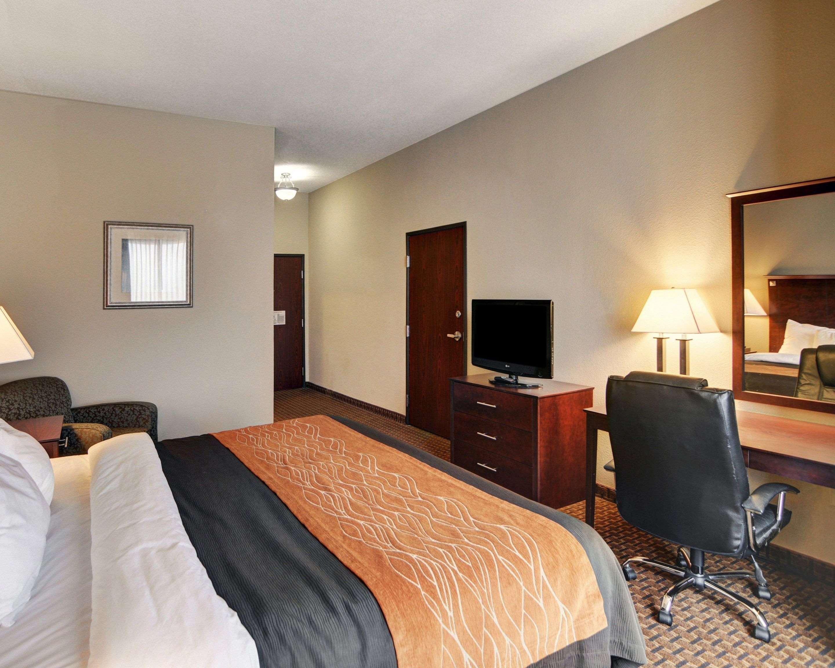 Comfort Inn & Suites Near Lake Lewisville Corinth Bagian luar foto