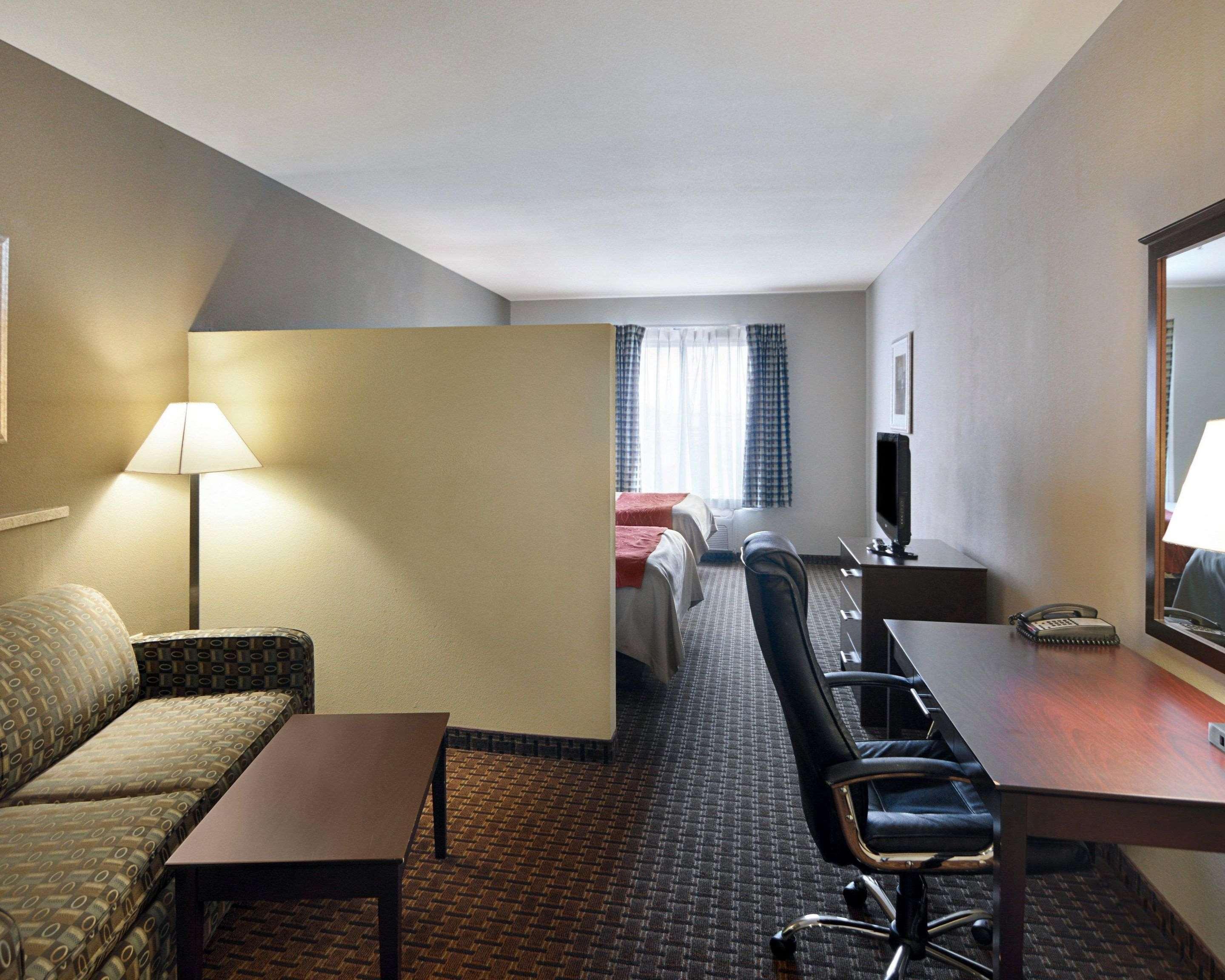 Comfort Inn & Suites Near Lake Lewisville Corinth Bagian luar foto