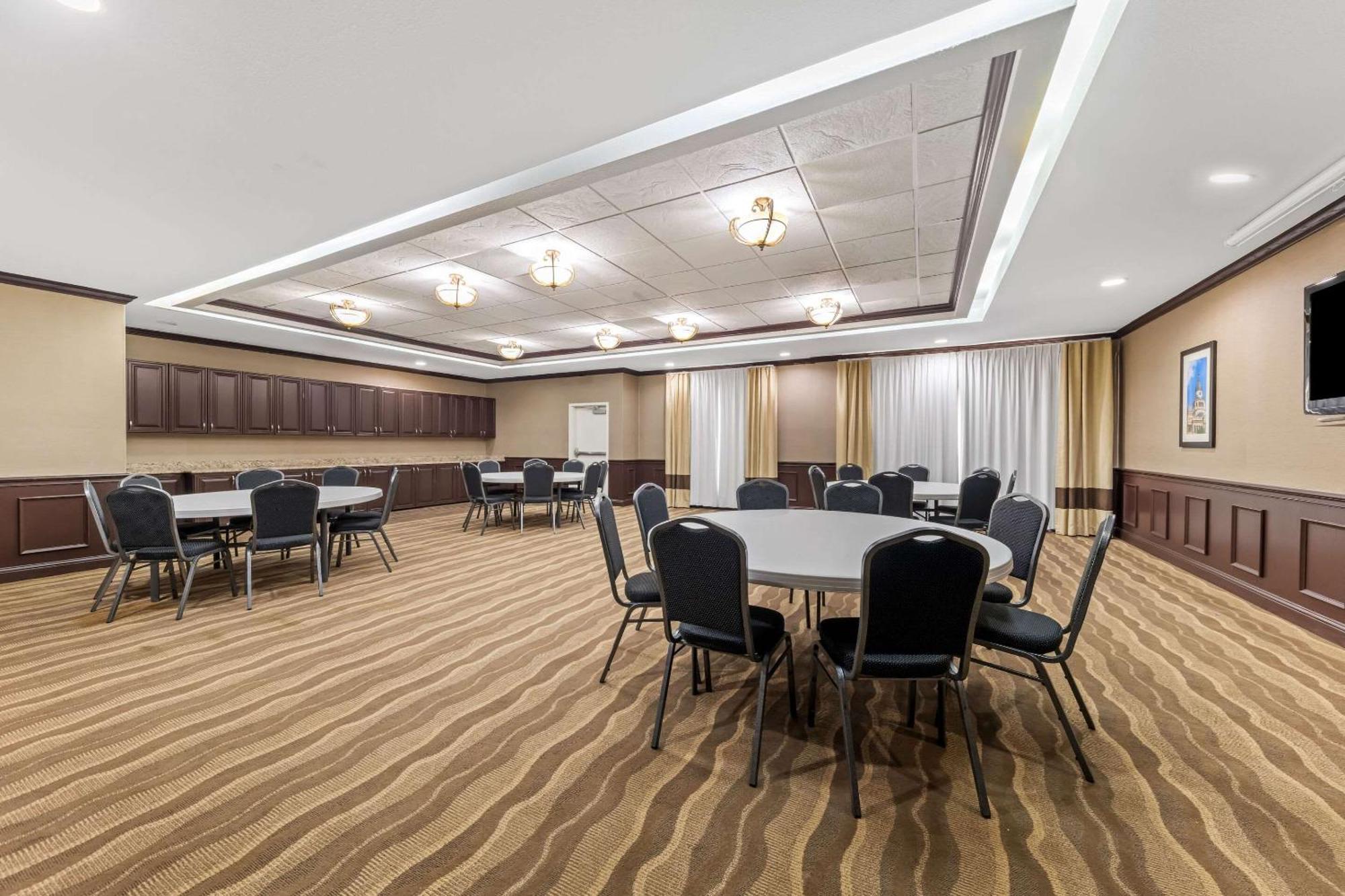 Comfort Inn & Suites Near Lake Lewisville Corinth Bagian luar foto
