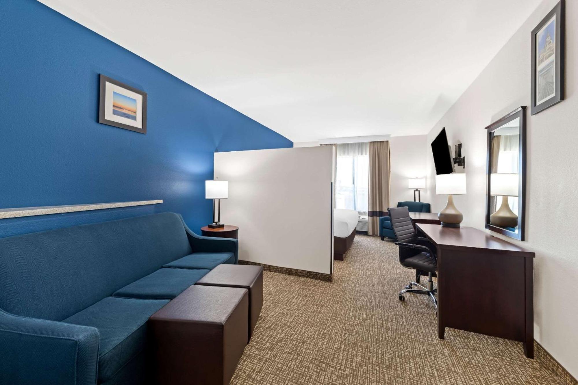 Comfort Inn & Suites Near Lake Lewisville Corinth Bagian luar foto