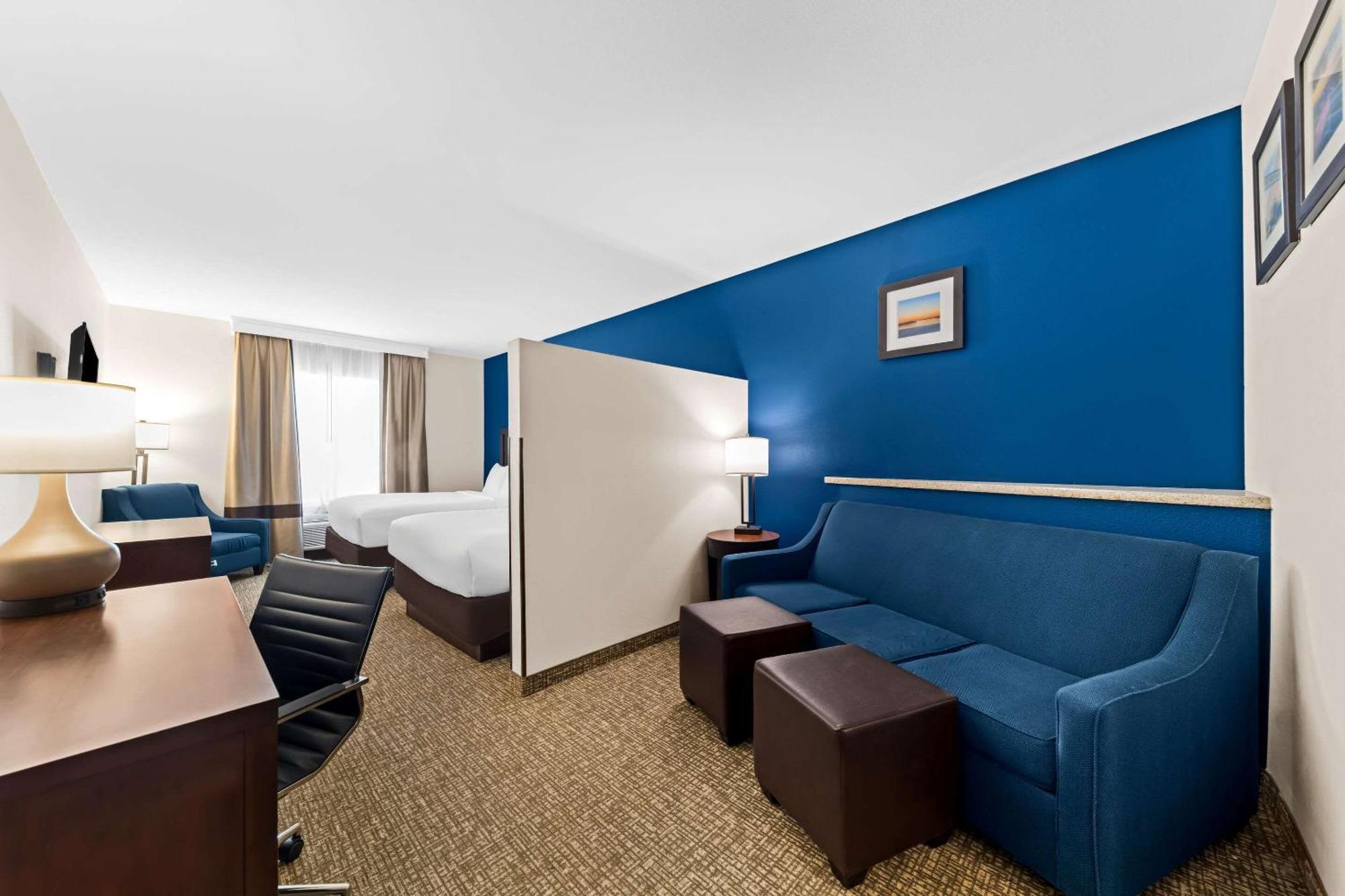 Comfort Inn & Suites Near Lake Lewisville Corinth Bagian luar foto