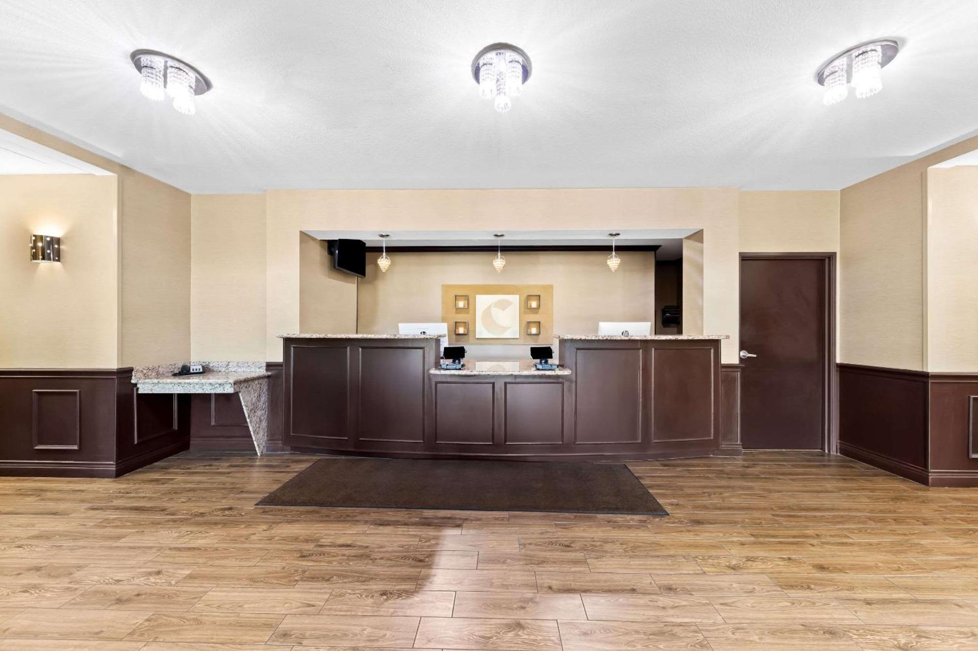 Comfort Inn & Suites Near Lake Lewisville Corinth Bagian luar foto